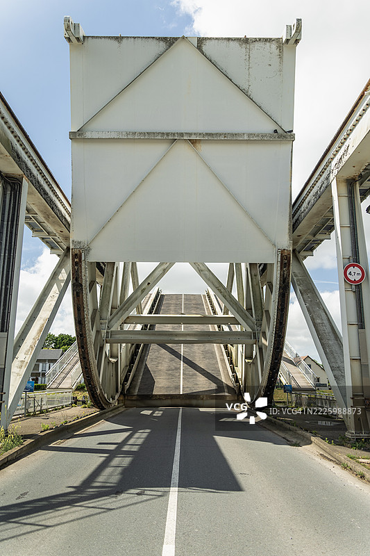 2025年5月28日，法国诺曼底贝努维尔的佩加索斯桥二战遗址，下午时分图片素材