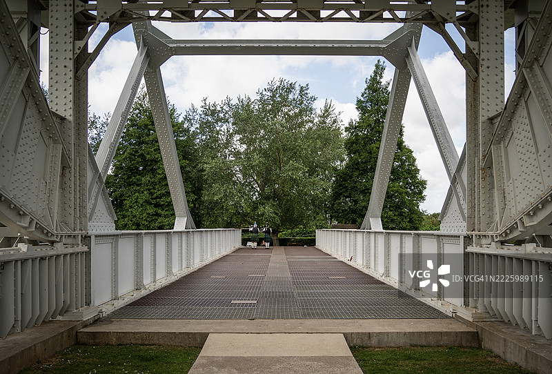 2025年5月28日，法国诺曼底贝努维尔的佩加索斯桥二战遗址，下午时分图片素材