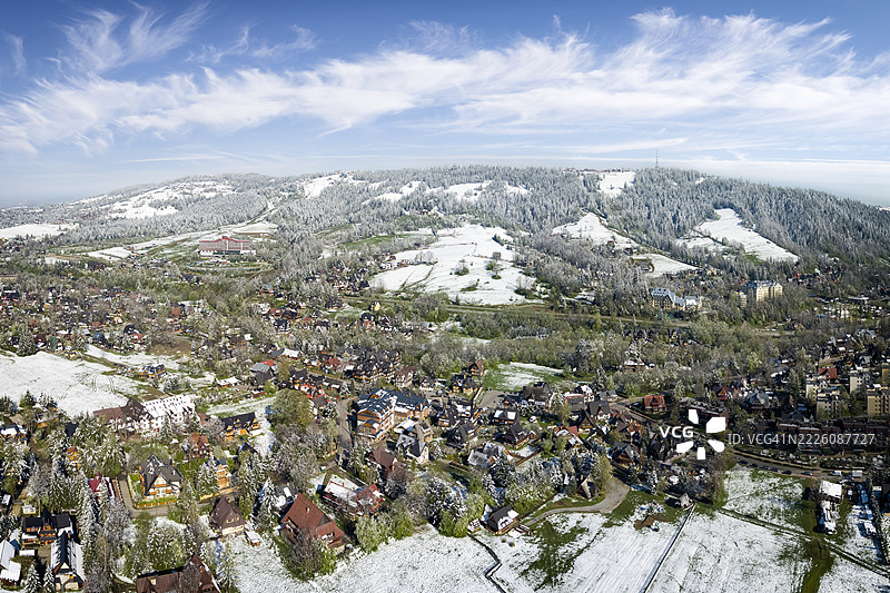 波兰的假期 - 扎科帕内和古巴乌卡山的春季景色，这是位于塔特拉山脚下的小型旅游小镇。图片素材