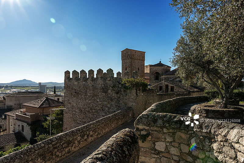 从观景台俯瞰特鲁希略市。西班牙，埃斯特雷马杜拉，卡塞雷斯。图片素材