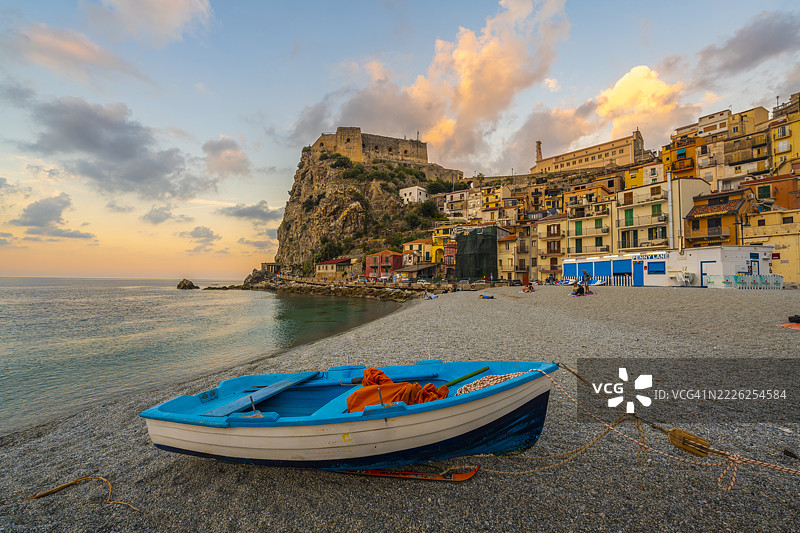 意大利卡拉布里亚的五彩缤纷的海滨小镇斯基拉图片素材