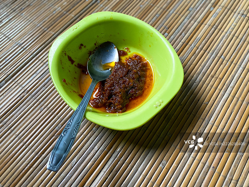 碗中的虾酱辣椒酱图片素材