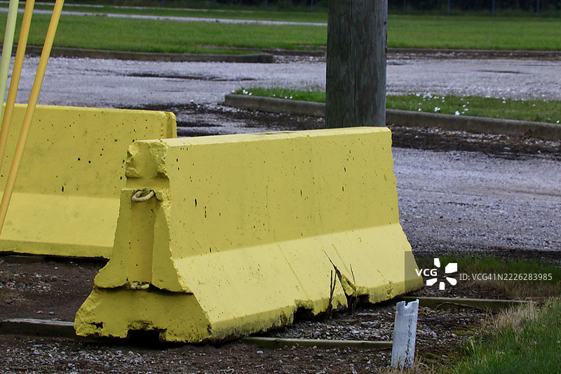 用于安全和施工的混凝土车辆障碍物图片素材