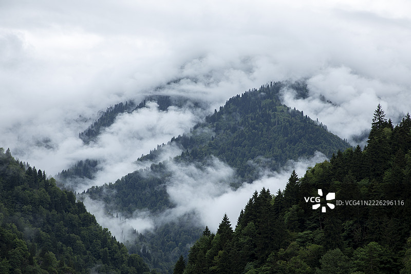土耳其里泽省自然与云彩的和谐图片素材