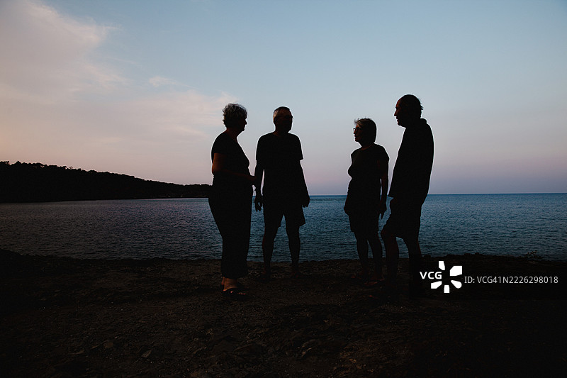 一家人讨论业务图片素材