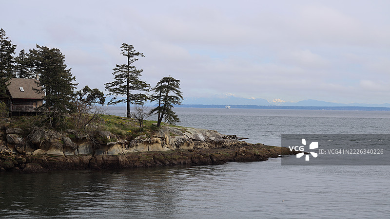 宁静的偏僻岛屿生活方式，南海湾群岛，不列颠哥伦比亚省，加拿大图片素材