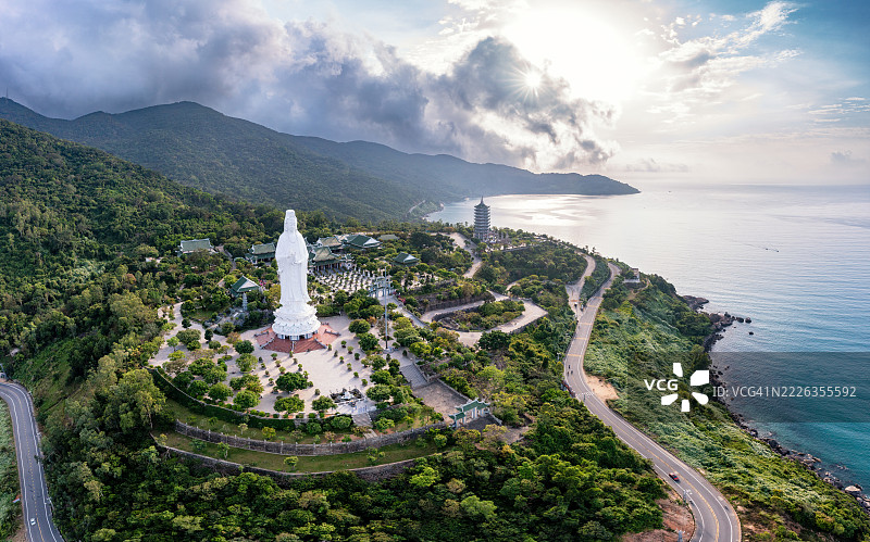 岘港山茶半岛灵应塔的鸟瞰图图片素材