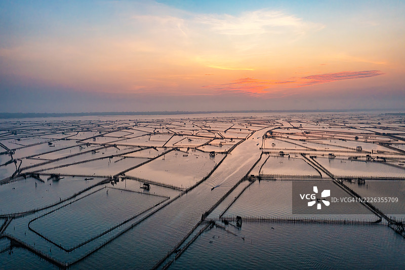 越南顺化省的楚温泻湖鸟瞰图图片素材
