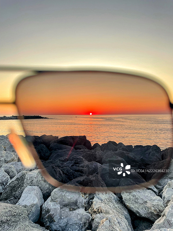 日落时分，海面与天空的美丽景色，科兹卢，宗古尔达克，土耳其图片素材