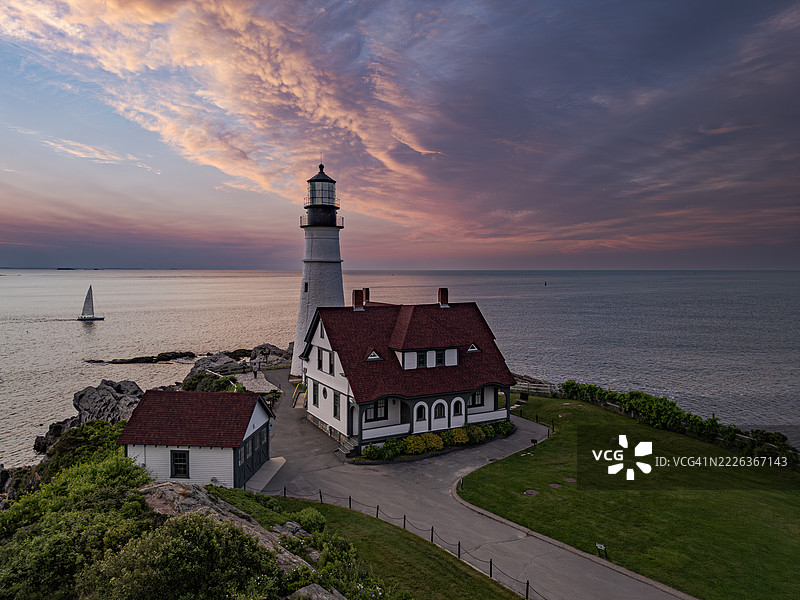 缅因州开普伊丽莎白波特兰头灯在日出时的景象，开普伊丽莎白，缅因州，美国图片素材