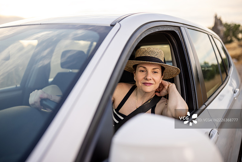 车里的女人图片素材