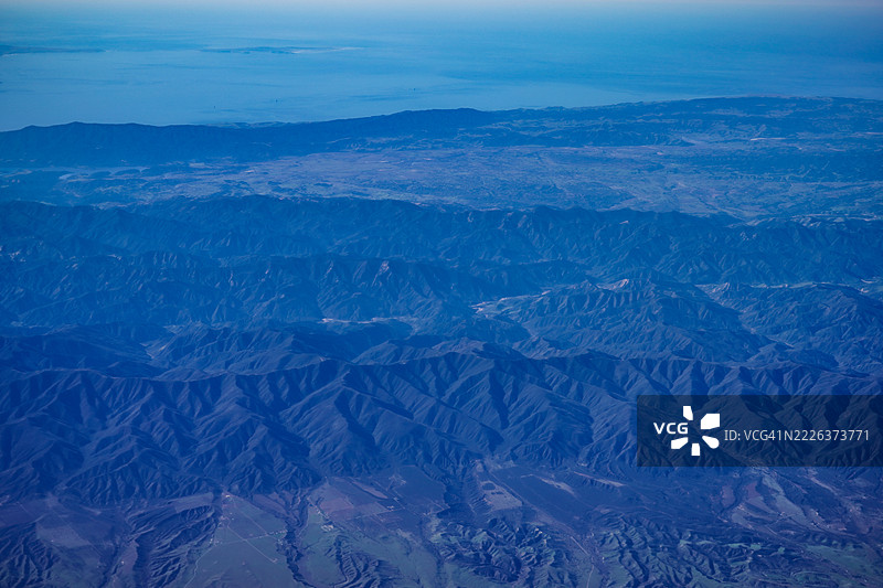 美国西部的蓝天和山脉，日本图片素材