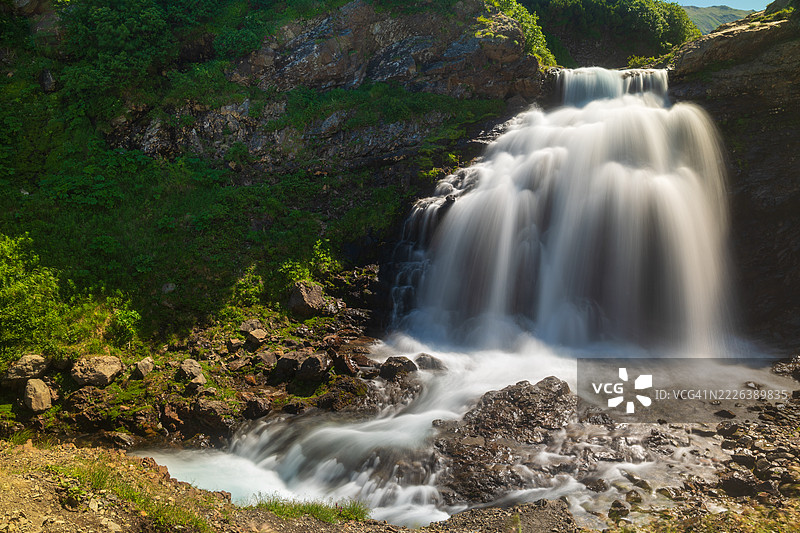 美丽的山河和瀑布景色图片素材