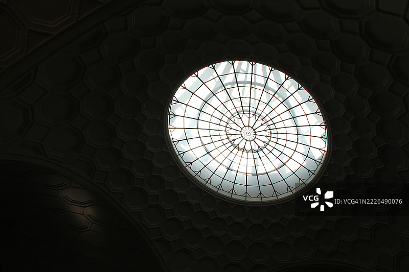 德国慕尼黑 - 2025年6月24日 主体内部的穹顶天窗图片素材