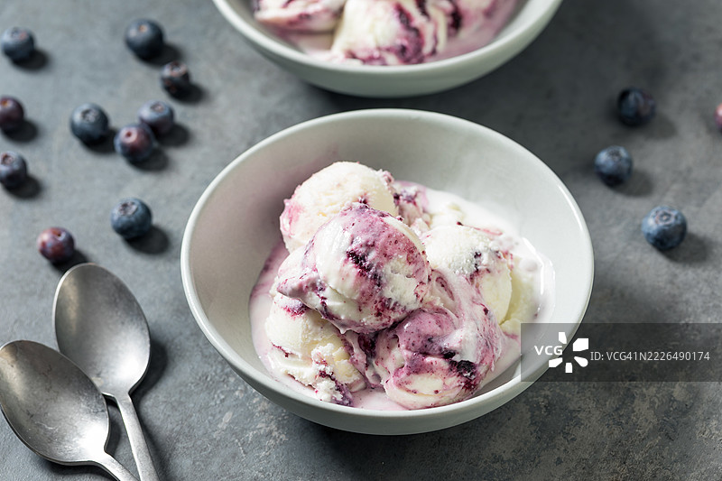 甜美清爽的冷冻蓝莓冰淇淋，美国，USA图片素材