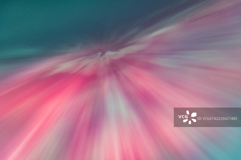 约克郡山谷上空的北极光图片素材