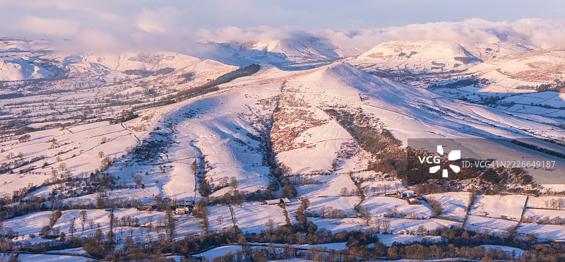 失落山与周围的峰区，英国图片素材