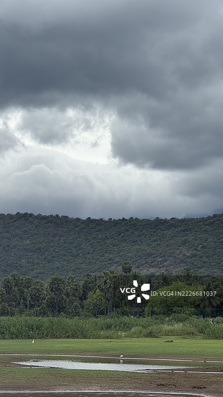 田野与天空的美丽景色，维鲁德纳格尔，泰米尔纳德邦，印度图片素材