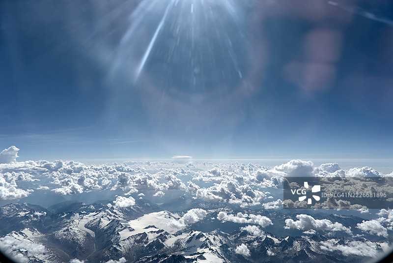 意大利雪山与天空的美丽景色图片素材