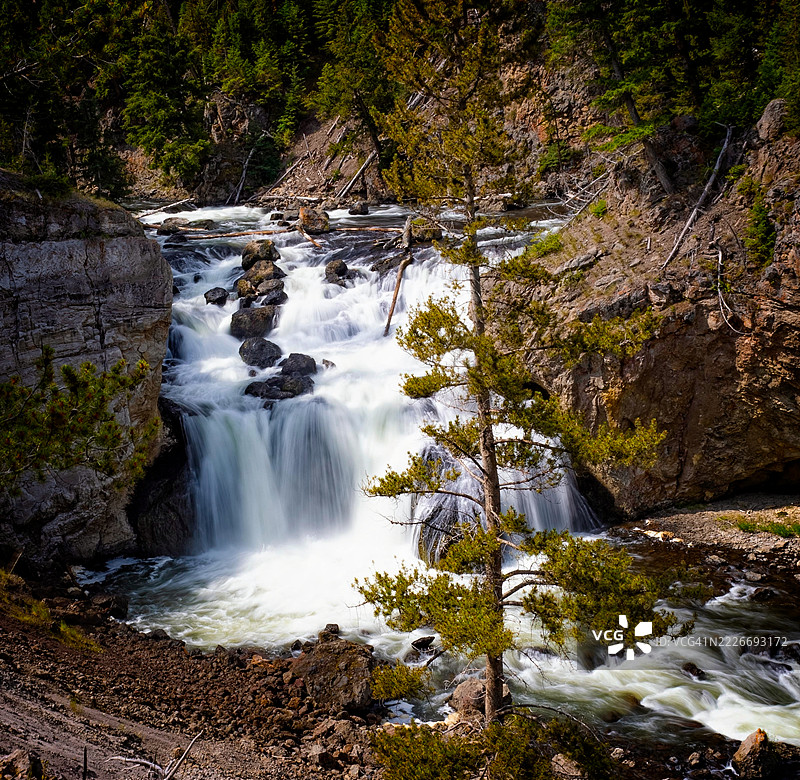 火洞瀑布图片素材