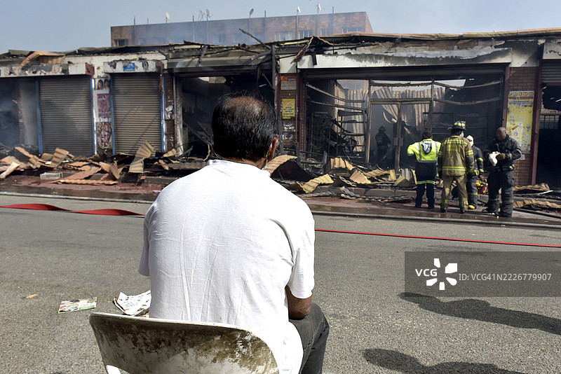 消防员与火灾作斗争图片素材