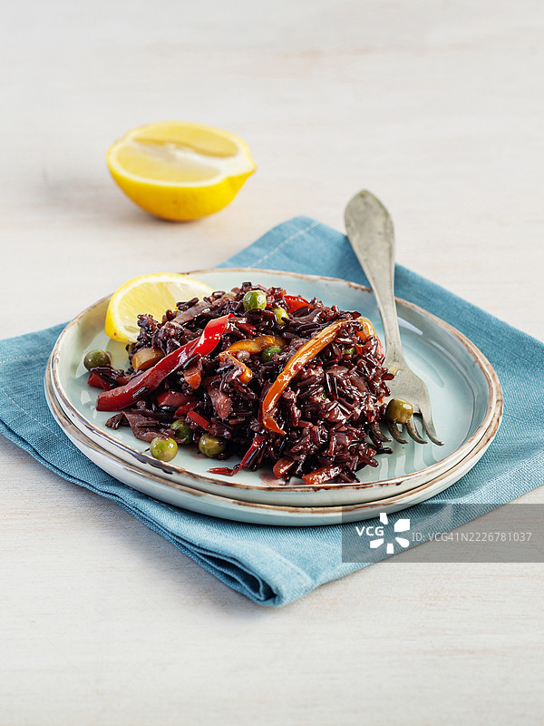 黑米普劳。黑米普劳配青豆。一锅黑米米饭的做法。黑米图片素材