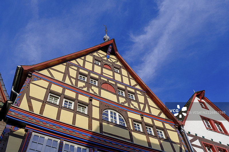 半木结构房屋，巴德明斯特赖费尔，艾菲尔，欧斯基兴区，北莱茵-威斯特法伦，德国图片素材