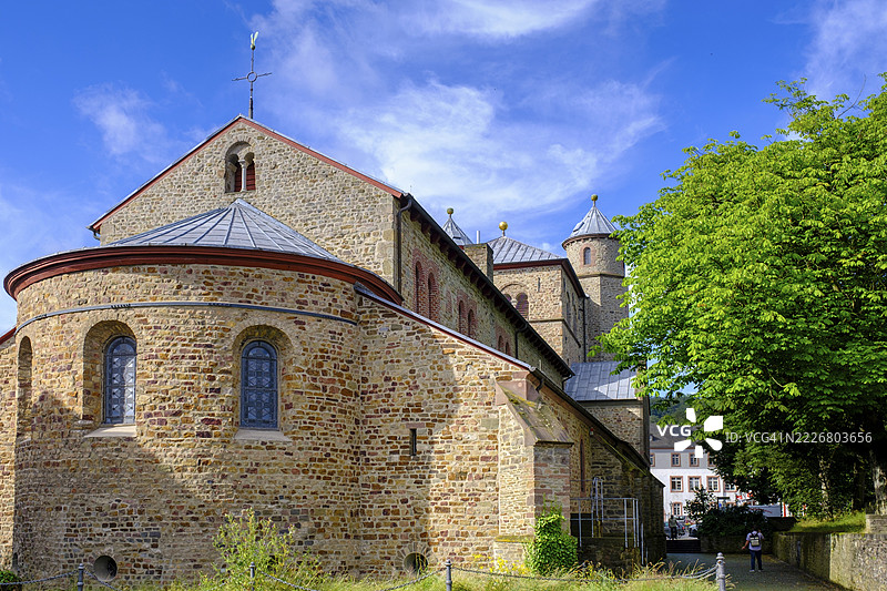 大学教堂,圣克里桑图斯与达里亚,巴德明斯特雷费尔,艾菲尔,欧斯基兴区,北莱茵-威斯特法伦,德国图片素材
