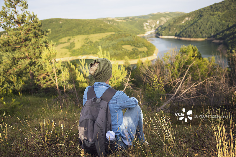 在大自然中度过你的逃离日图片素材