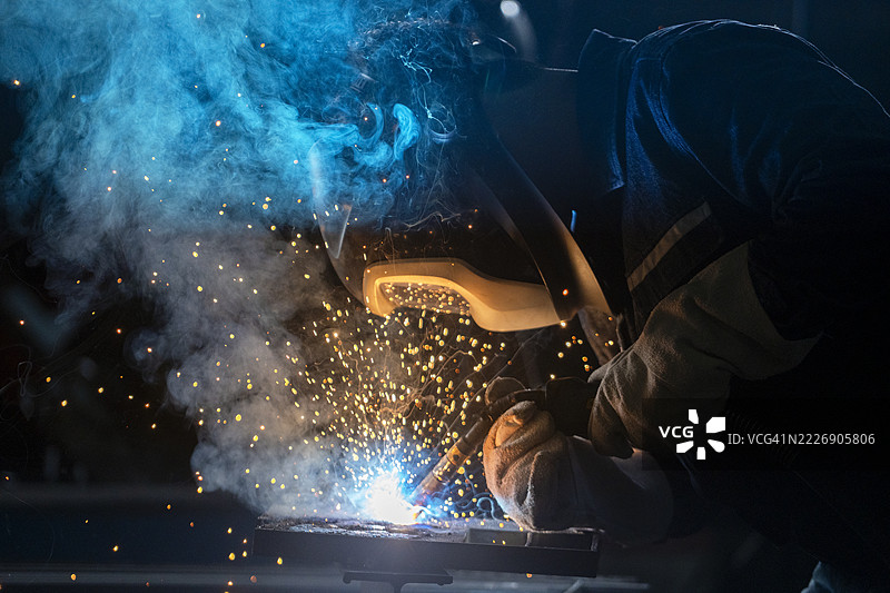 焊接面罩与安全操作图片素材