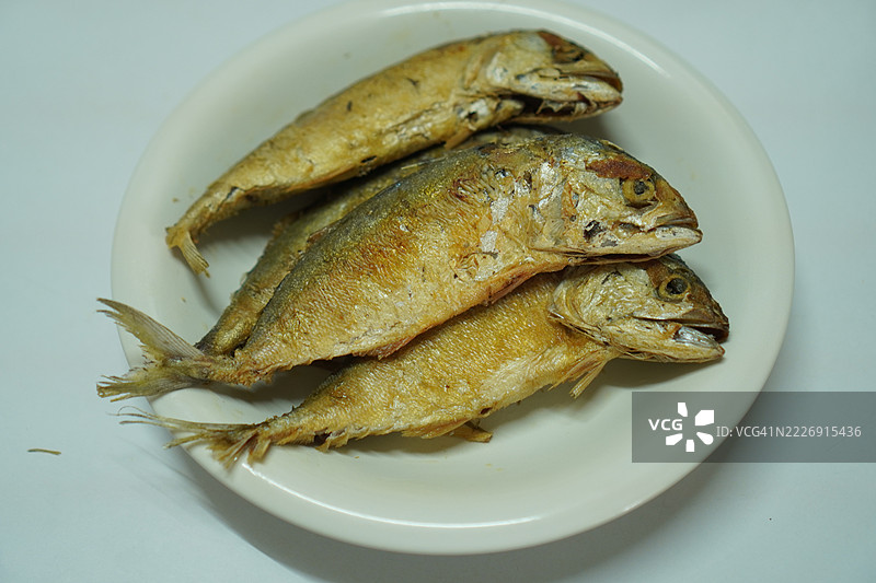 炸青花鱼图片素材