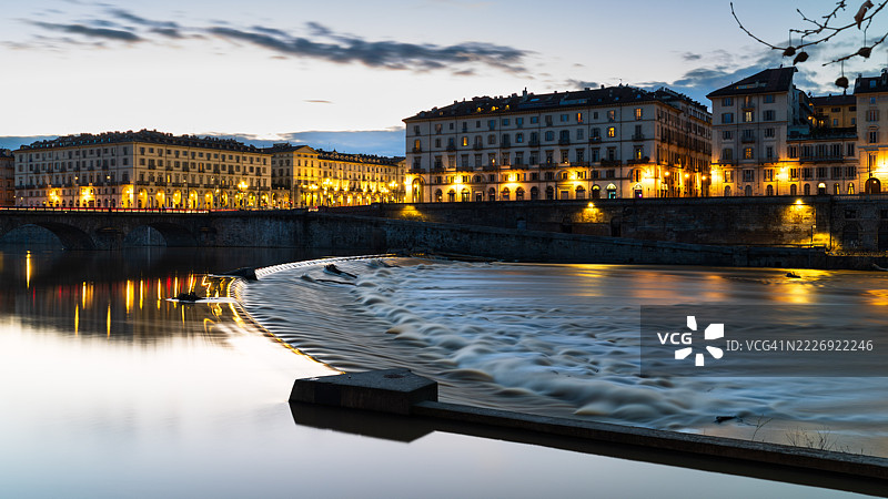 城市的蓝色时光图片素材