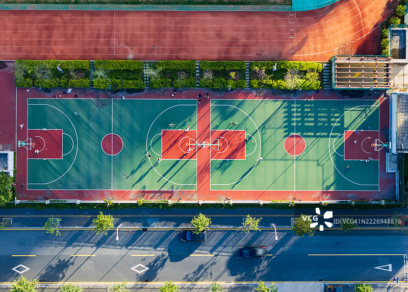 带有灯光效果的篮球场图片素材