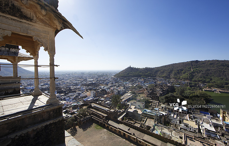 印度拉贾斯坦邦布迪的加尔宫或拉杰普特宫俯瞰布迪市景图片素材