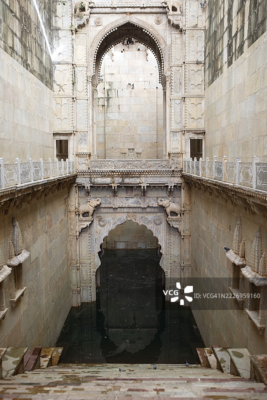 巴吉基巴奥里阶梯井，印度拉贾斯坦邦邦迪图片素材