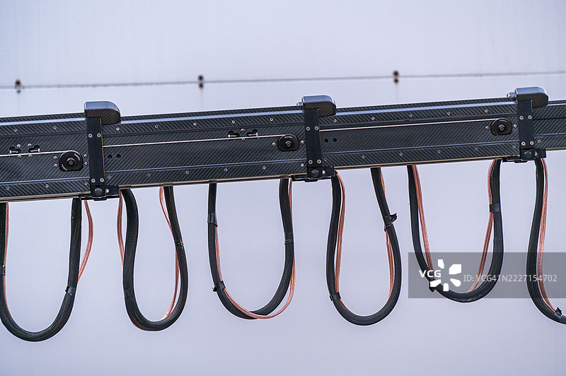 碳纤维轨道支撑悬挂电缆图片素材