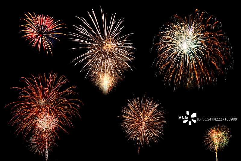 夜空中的奇妙烟花图片素材