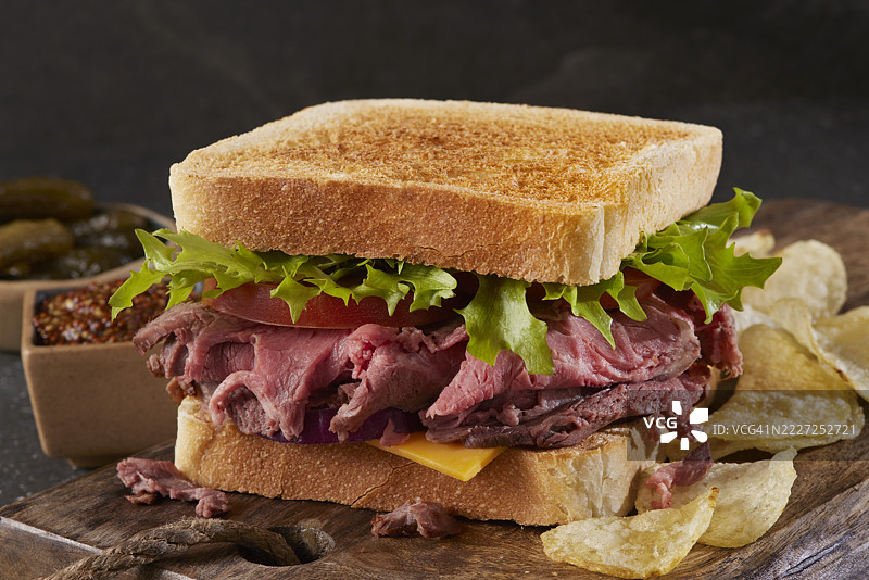 终极烤牛肉三明治图片素材