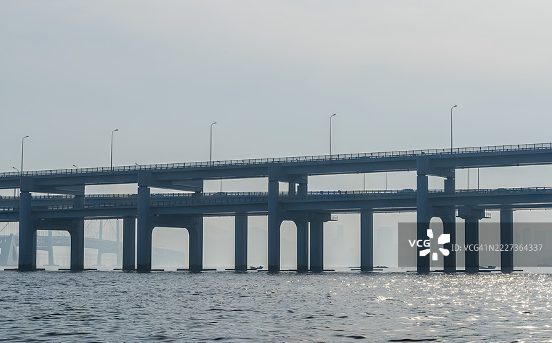 跨海大桥的远景拍摄图片素材