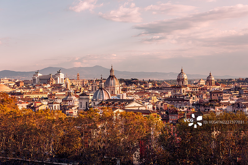 秋季罗马天际线，鸟瞰图，意大利图片素材