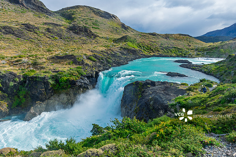 萨尔托格兰德瀑布 - 托雷斯德尔潘恩 - 智利图片素材