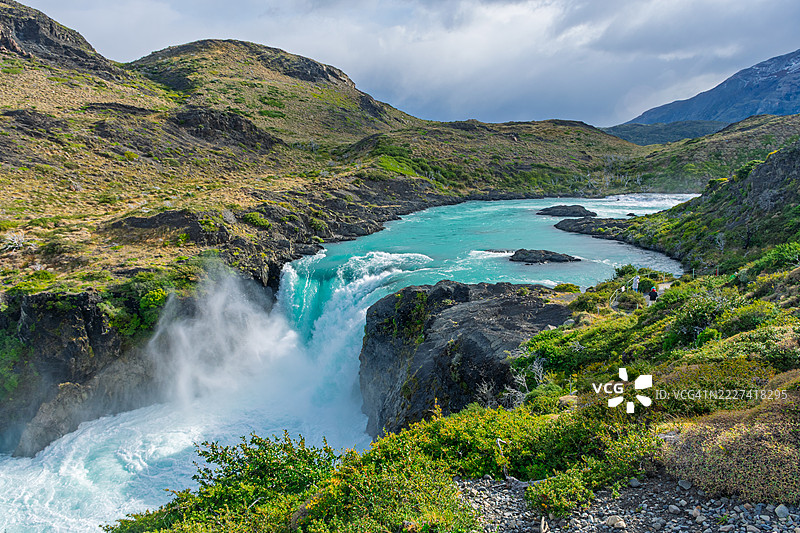 萨尔托格兰德瀑布 - 托雷斯德尔潘恩 - 智利图片素材
