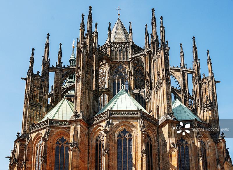 捷克共和国布拉格圣维特大教堂的支撑和尖顶图片素材