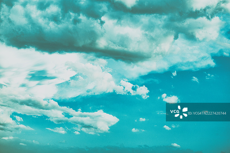 戏剧性的云彩图片素材