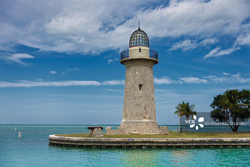 在博卡奇塔灯塔周围移除装修设备的图像捕捉图片素材