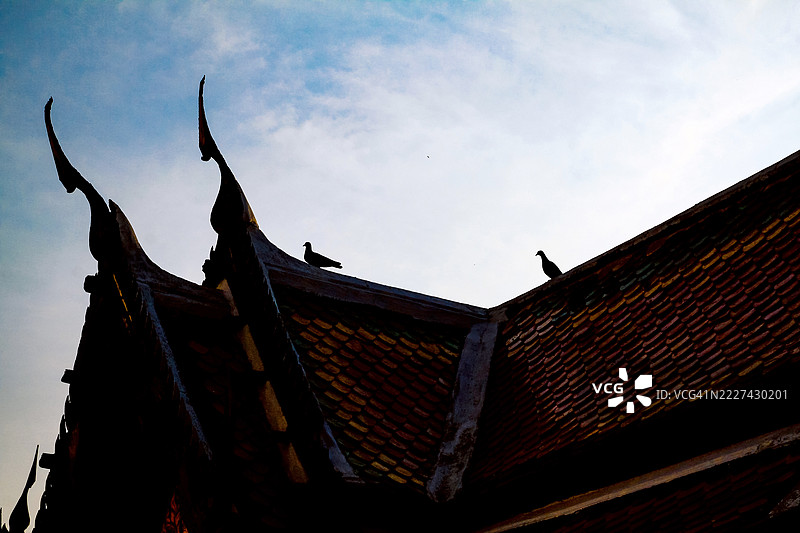 泰国皇家寺庙瓦雅苏万纳拉姆的复杂建筑特色图片素材