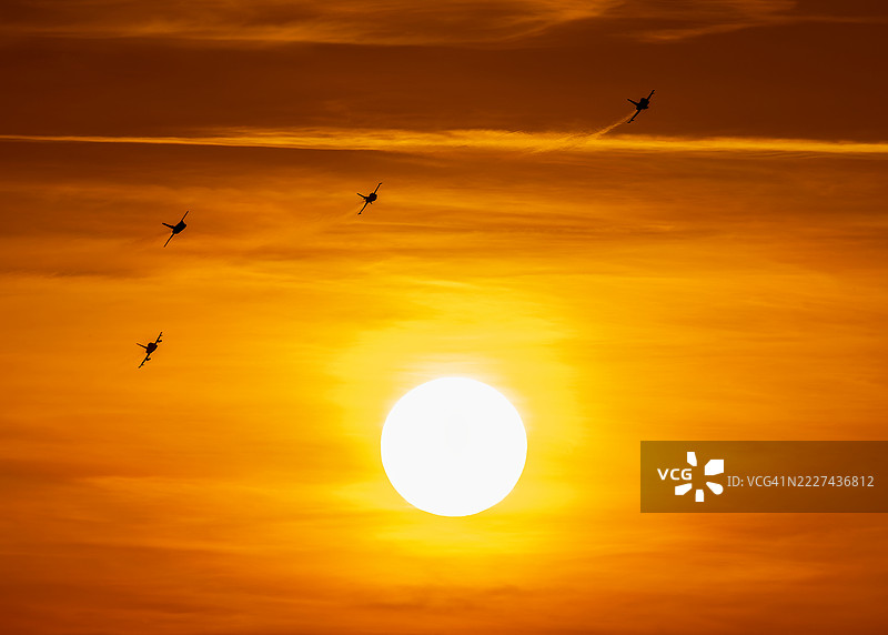 Antidotum 空中表演 莱什诺 波兰 虎队，波兰图片素材