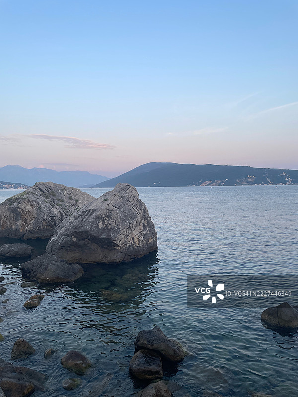 海景与天空的美丽景色，赫尔采格诺维，黑山沿海地区图片素材