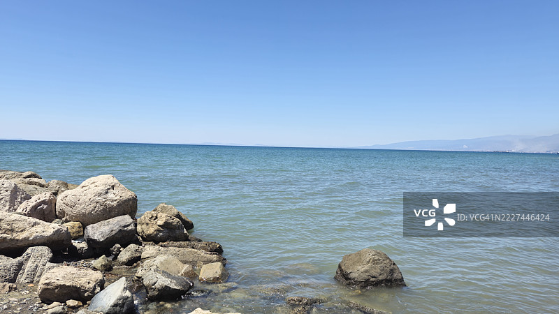 土耳其哈塔伊清澈天空下的海景图片素材