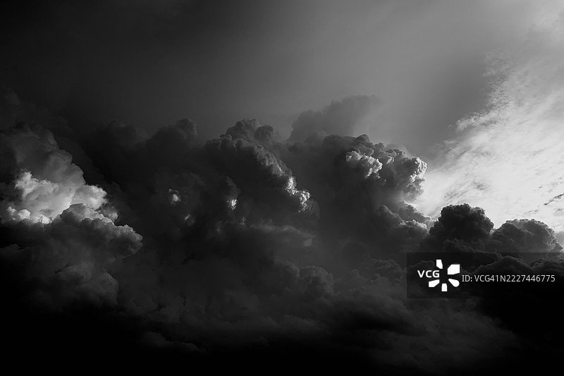 戏剧性的黑白风暴云，美国图片素材